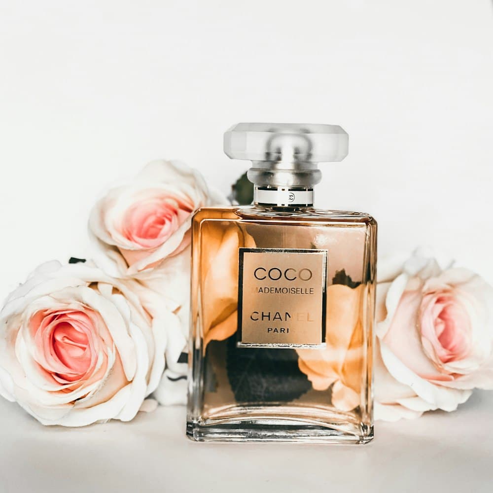 عطر زنانه دیور جادور — ادوپرفیوم ۱۰۰ میلی‌لیتر